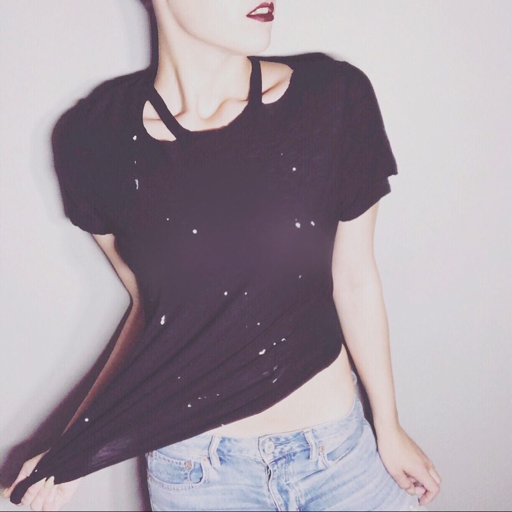 NWT Stretchy Paint Splatter Distressed Tee
